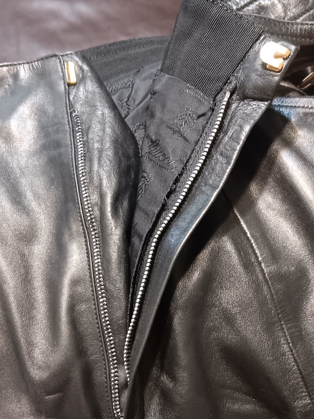 Gucci Black Satin-Lined Leather Pants with Embroidered Label W. 32. L 42 - Picture 6 of 10